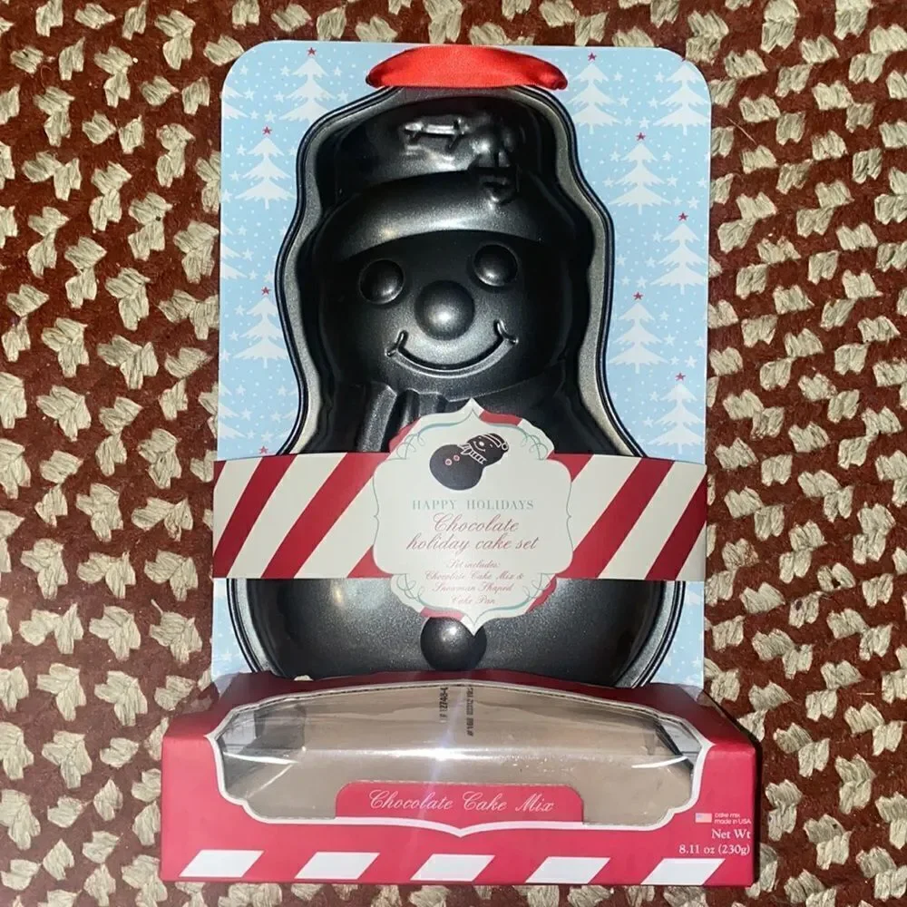 NIB! Chocolate Holiday Cake Set!